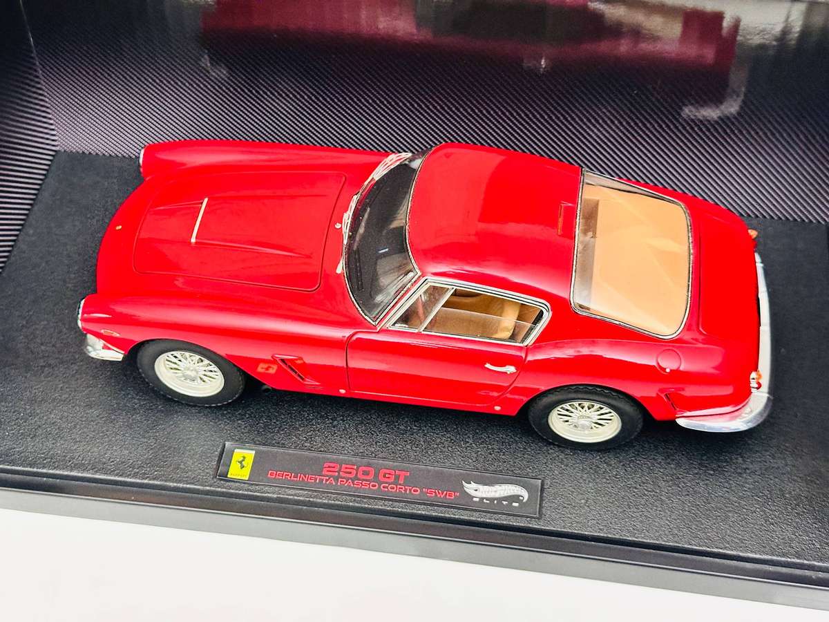 FERRARI Hot Wheels Elite Limited Edition 250 GT Berlinetta 1:18 Model Collectable in Original Box