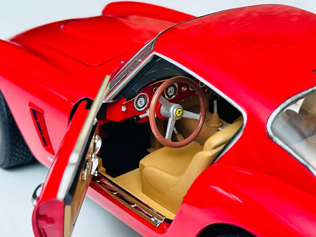 FERRARI Hot Wheels Elite Limited Edition 250 GT Berlinetta 1:18 Model Collectable in Original Box