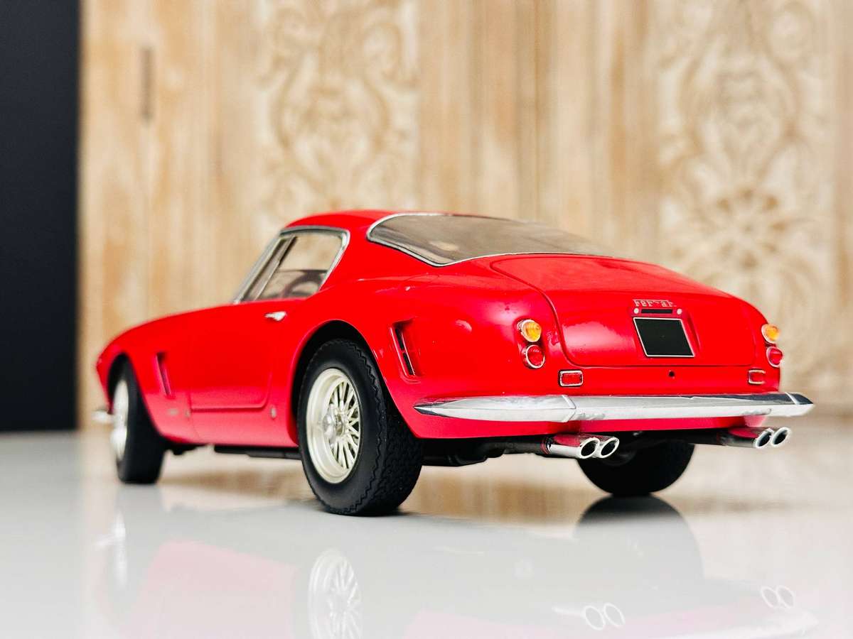 FERRARI Hot Wheels Elite Limited Edition 250 GT Berlinetta 1:18 Model Collectable in Original Box