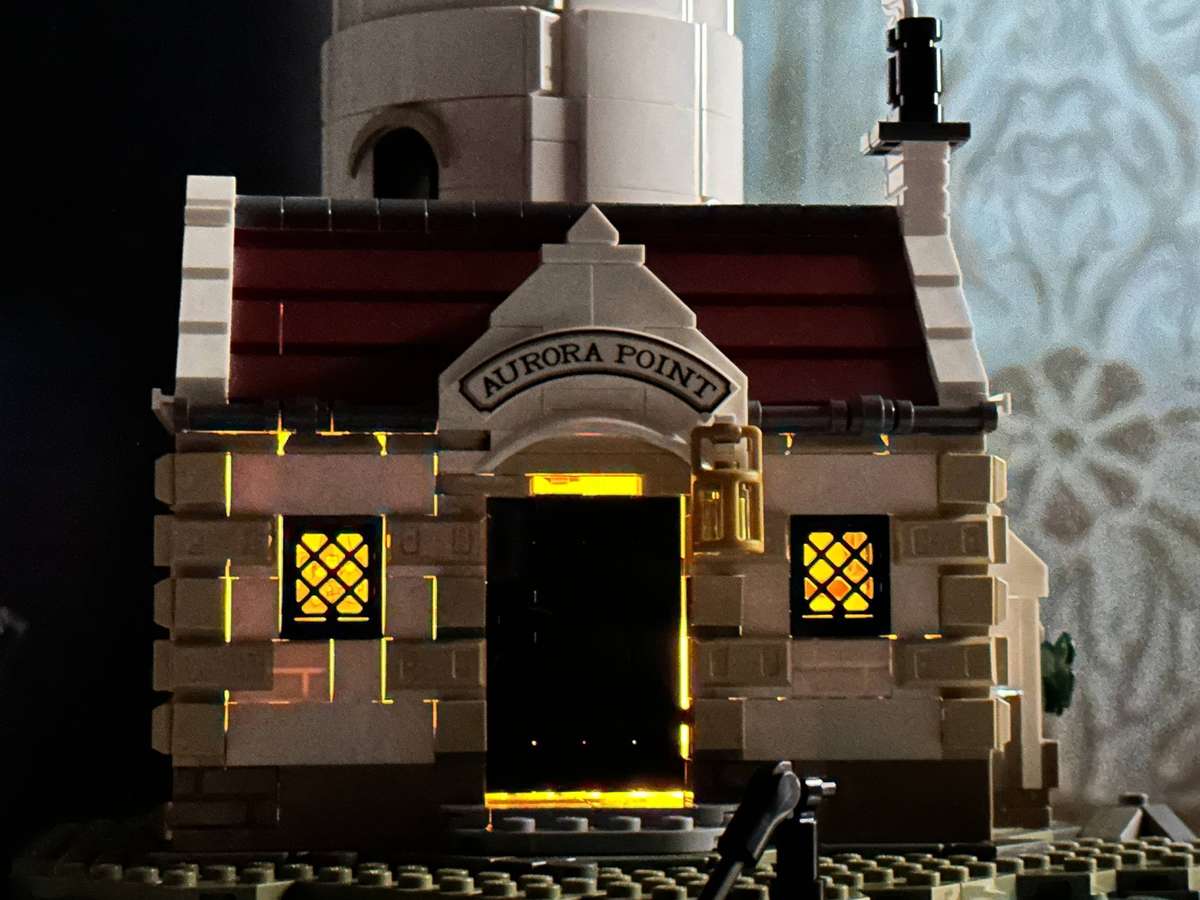 Lego Retired Iconic Motorised Lighthouse Large Collectable set with Original box 2065pcs