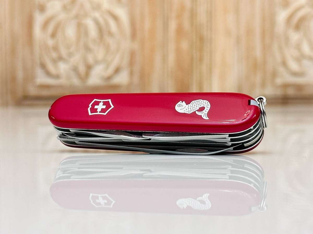 Victorinox 91mm Swiss Army Knife with 18 Functions