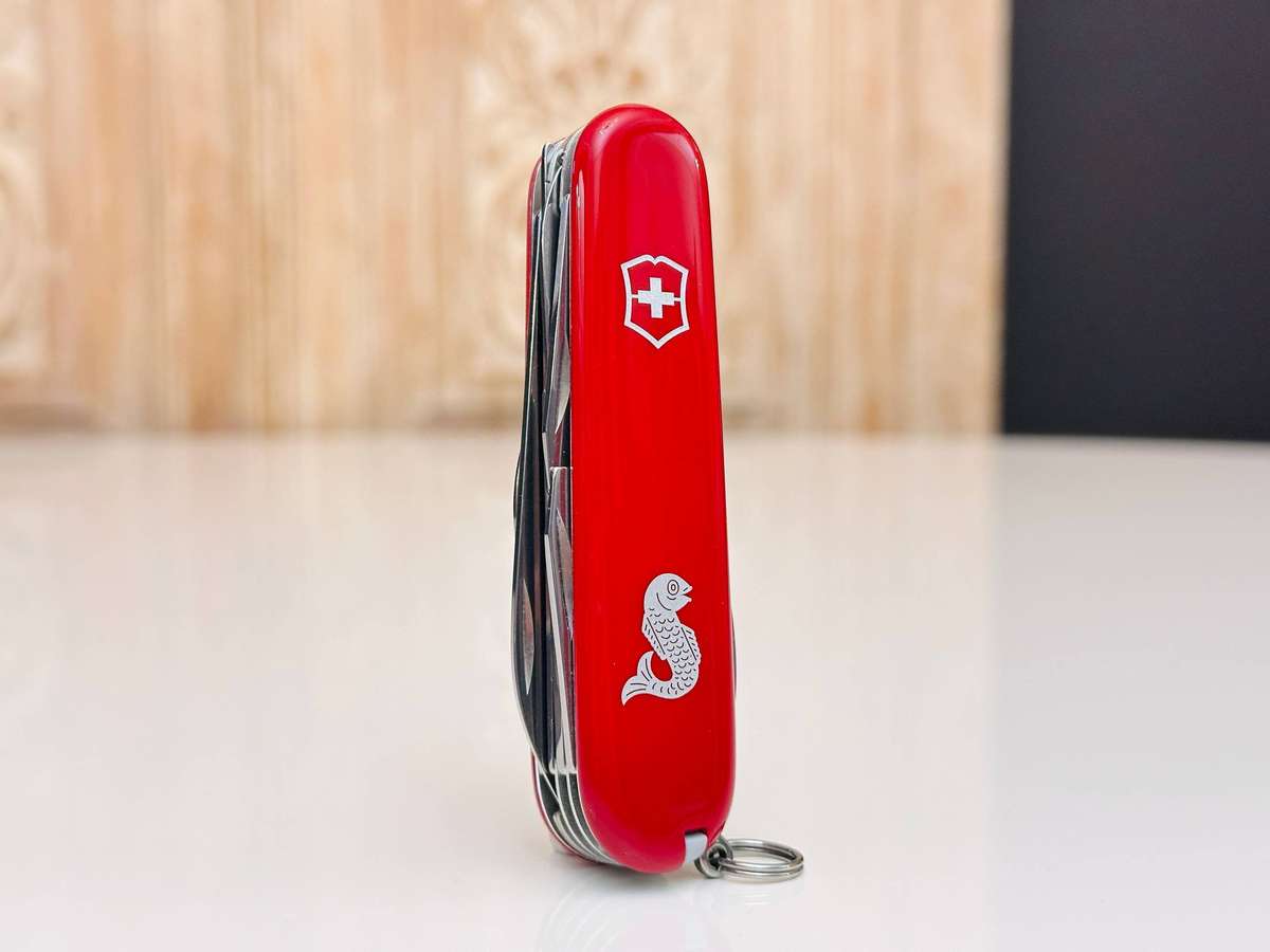 Victorinox 91mm Swiss Army Knife with 18 Functions