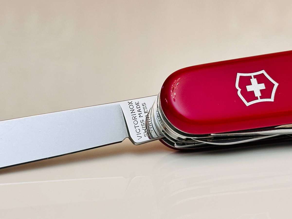 Victorinox 91mm Swiss Army Knife with 18 Functions