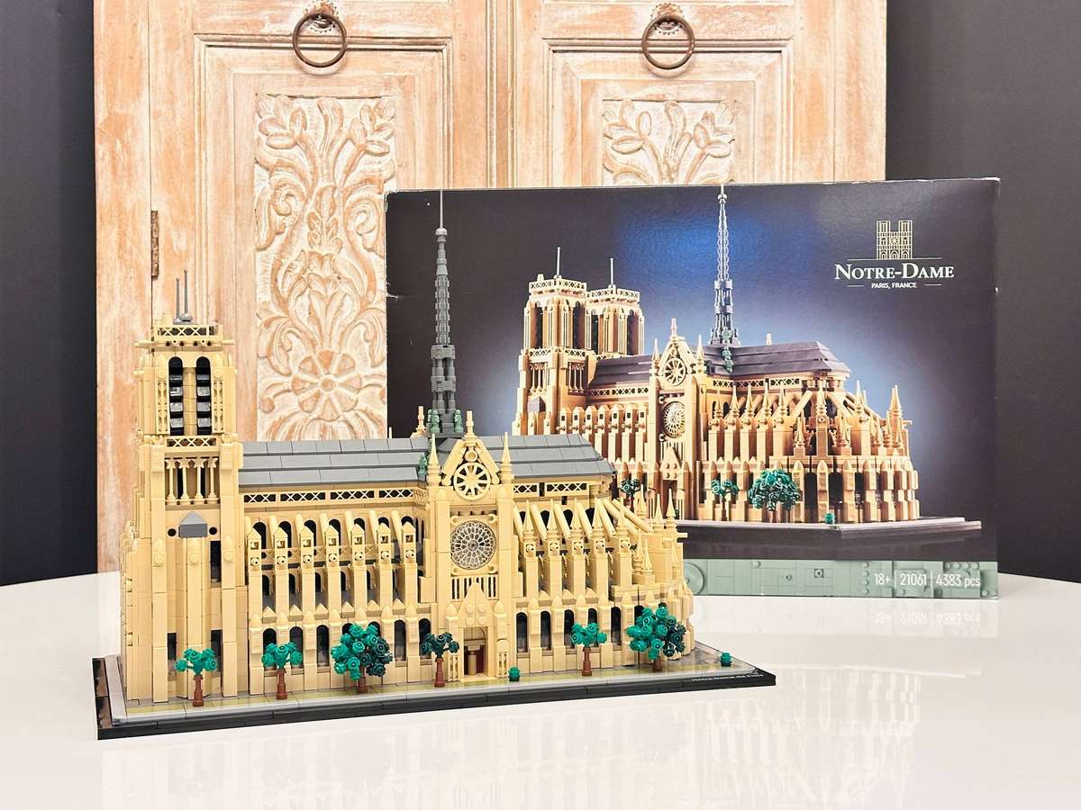LEGO Notre-Dame Paris Architecture Landmark Collection Set - 4383 Pcs