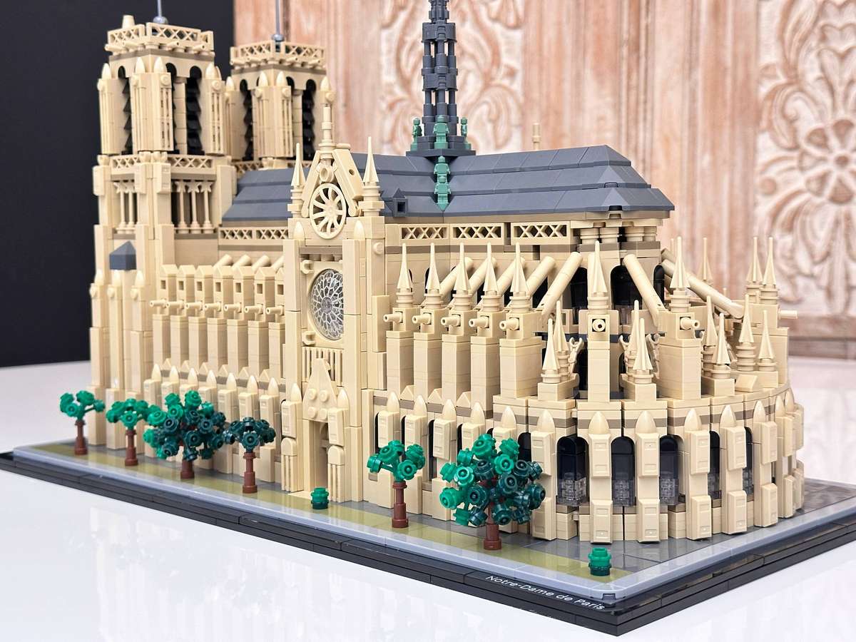 LEGO Notre-Dame Paris Architecture Landmark Collection Set - 4383 Pcs
