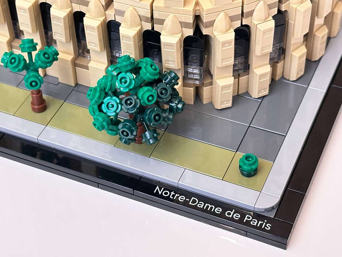 LEGO Notre-Dame Paris Architecture Landmark Collection Set - 4383 Pcs