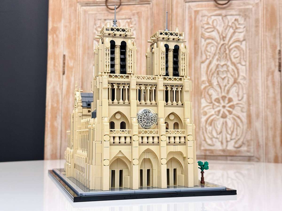 LEGO Notre-Dame Paris Architecture Landmark Collection Set - 4383 Pcs