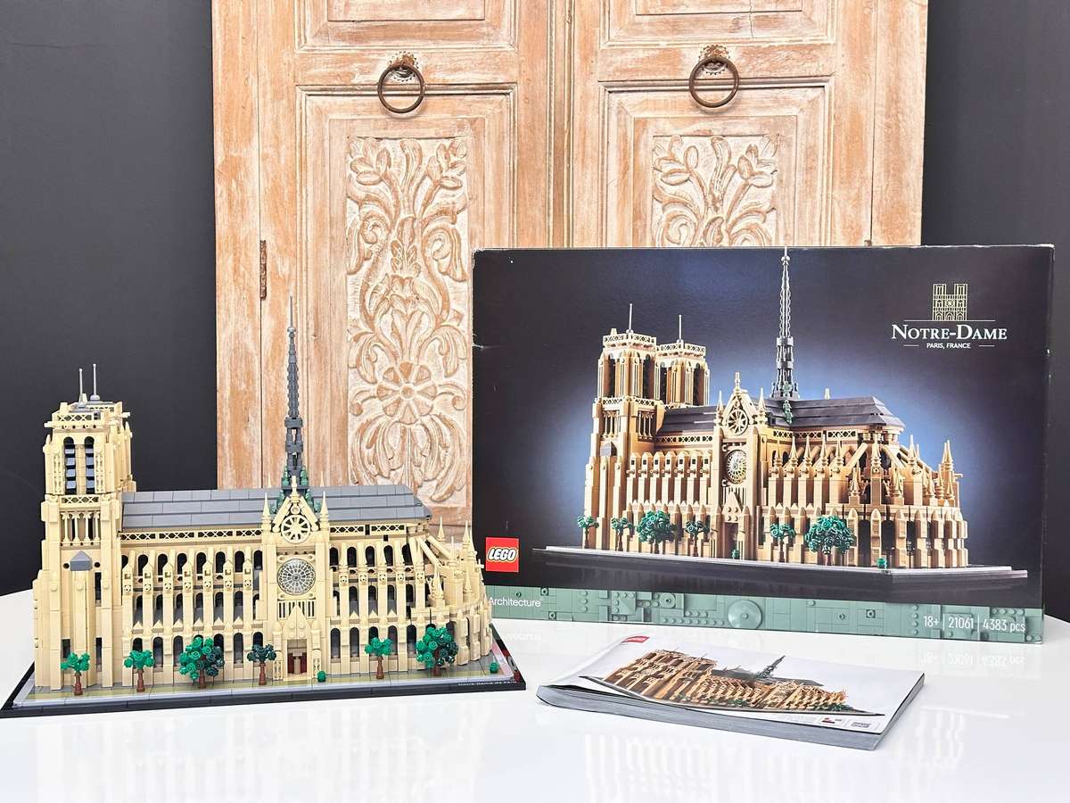 LEGO Notre-Dame Paris Architecture Landmark Collection Set - 4383 Pcs