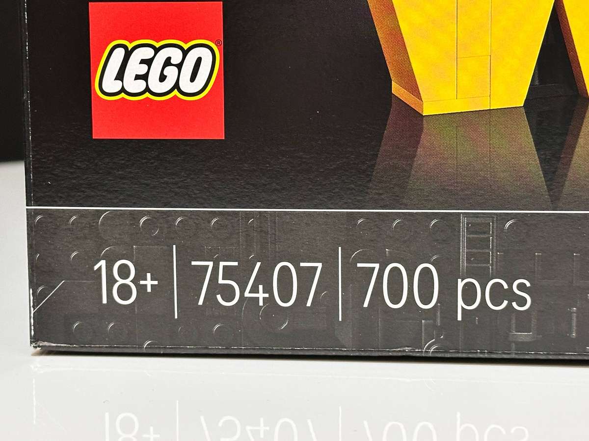 Lego Iconic 3D Star Wars logo Collectors Set with Original box