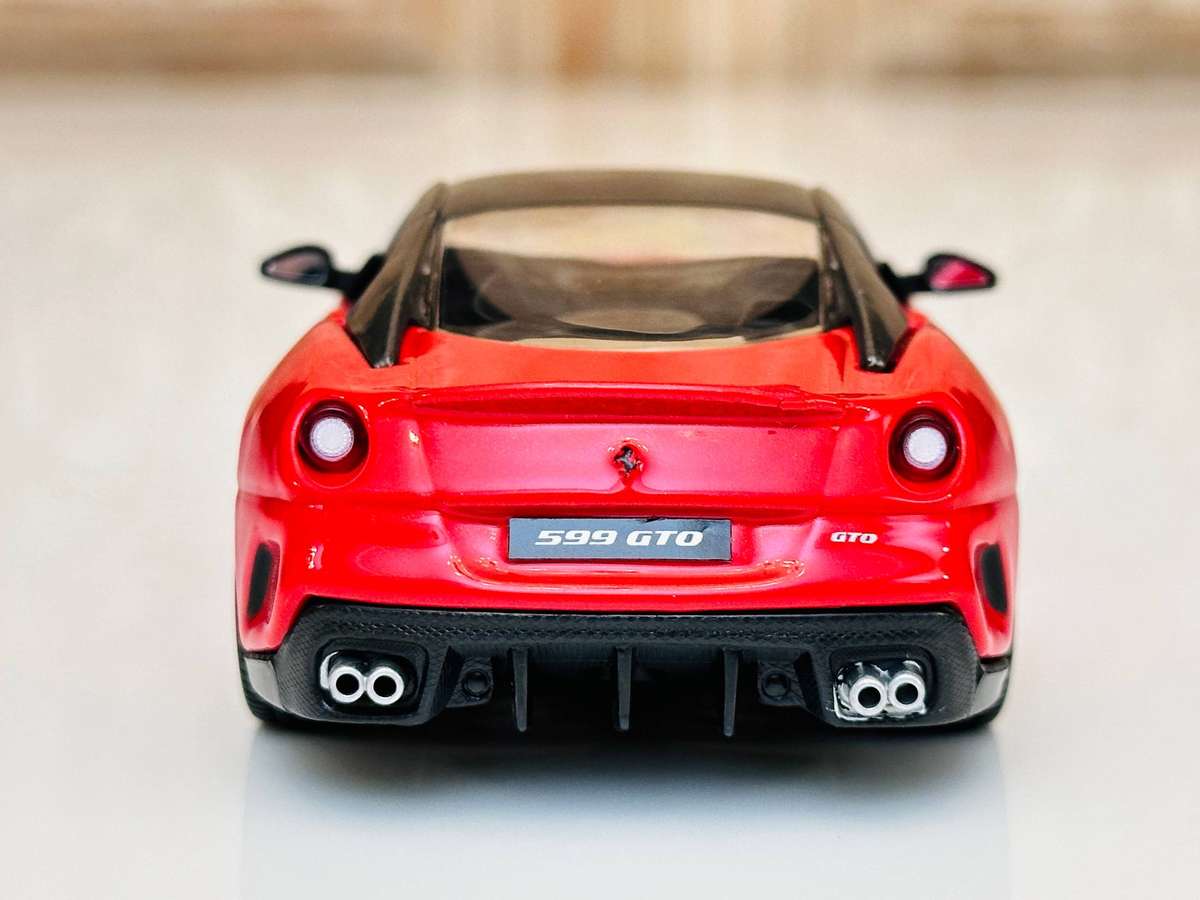 Ferrari 599 GTO Collectable Model in Original Display case