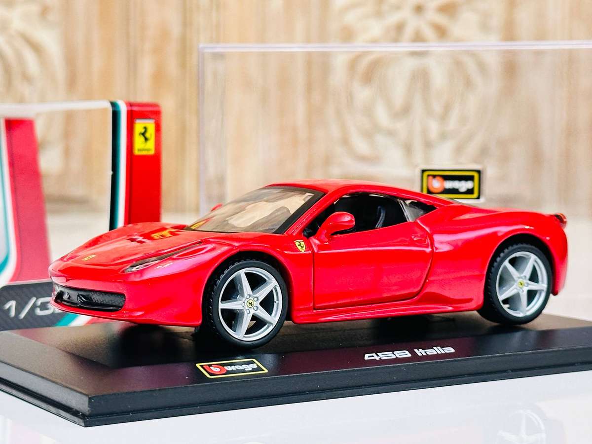 Ferrari 458 Italia Collectable Model in Original Display case