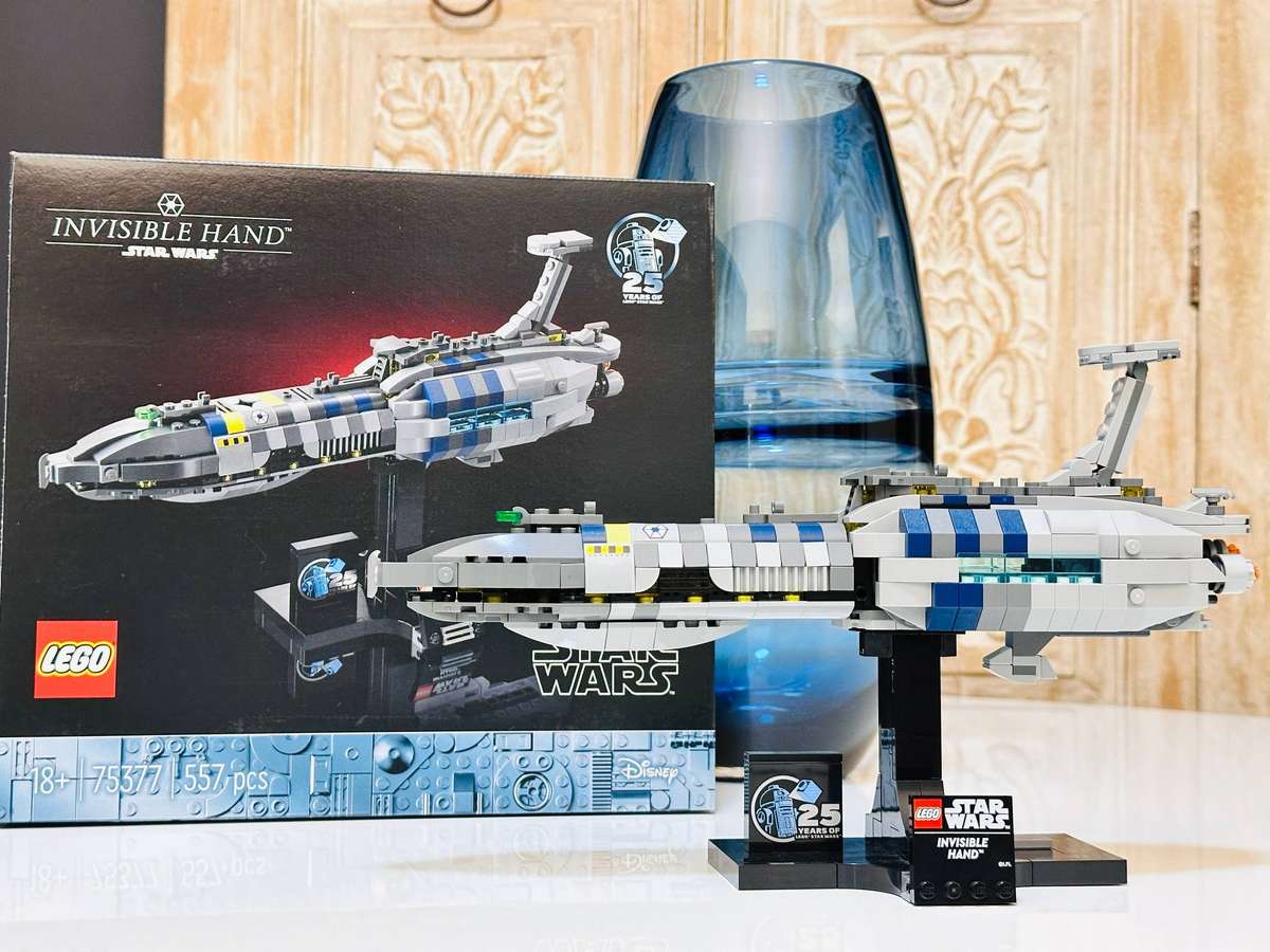 Lego Retired Iconic 25th Anniversary Invisible Hand Starship Collectable with Original box