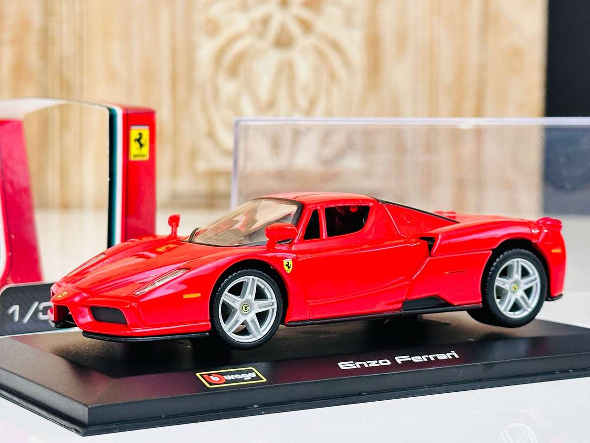 Ferrari Enzo Collectable Model in Original Display case