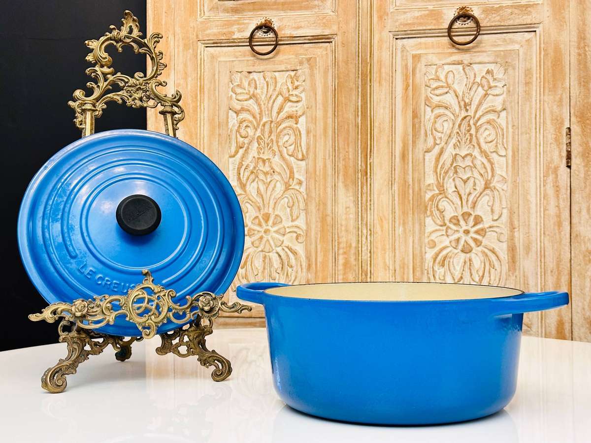 Le Creuset Cast Iron Signature Round Large Casserole