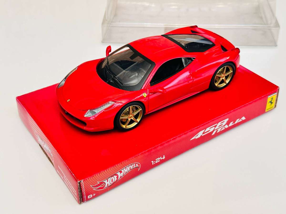 FERRARI Hot Wheels Elite 458 Italia Model Collectors Edition in Original Box