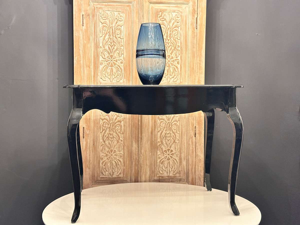 Exquisite Designer Piano Black Statement Table