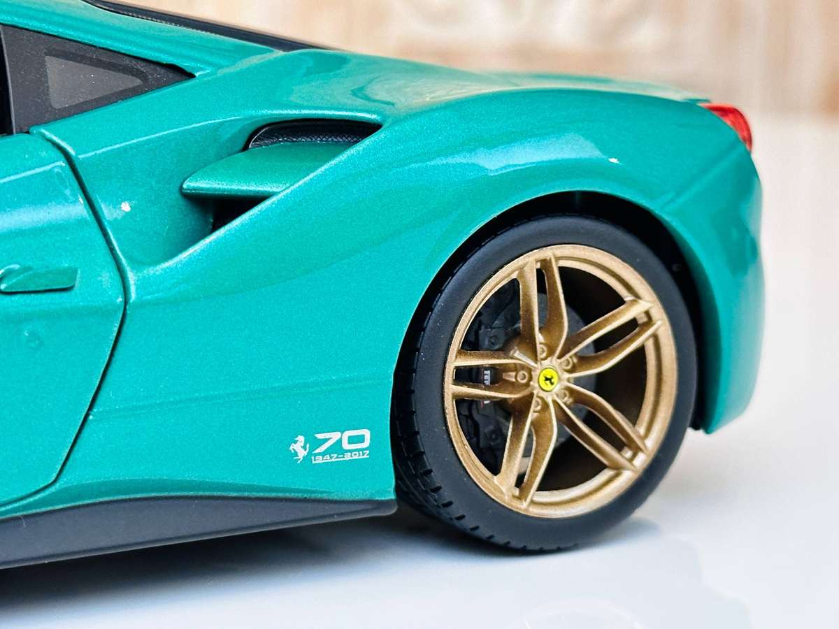 FERRARI Limited Edition 70th Anniversary 488 GTB 1:18 Model Collectable in Original Box