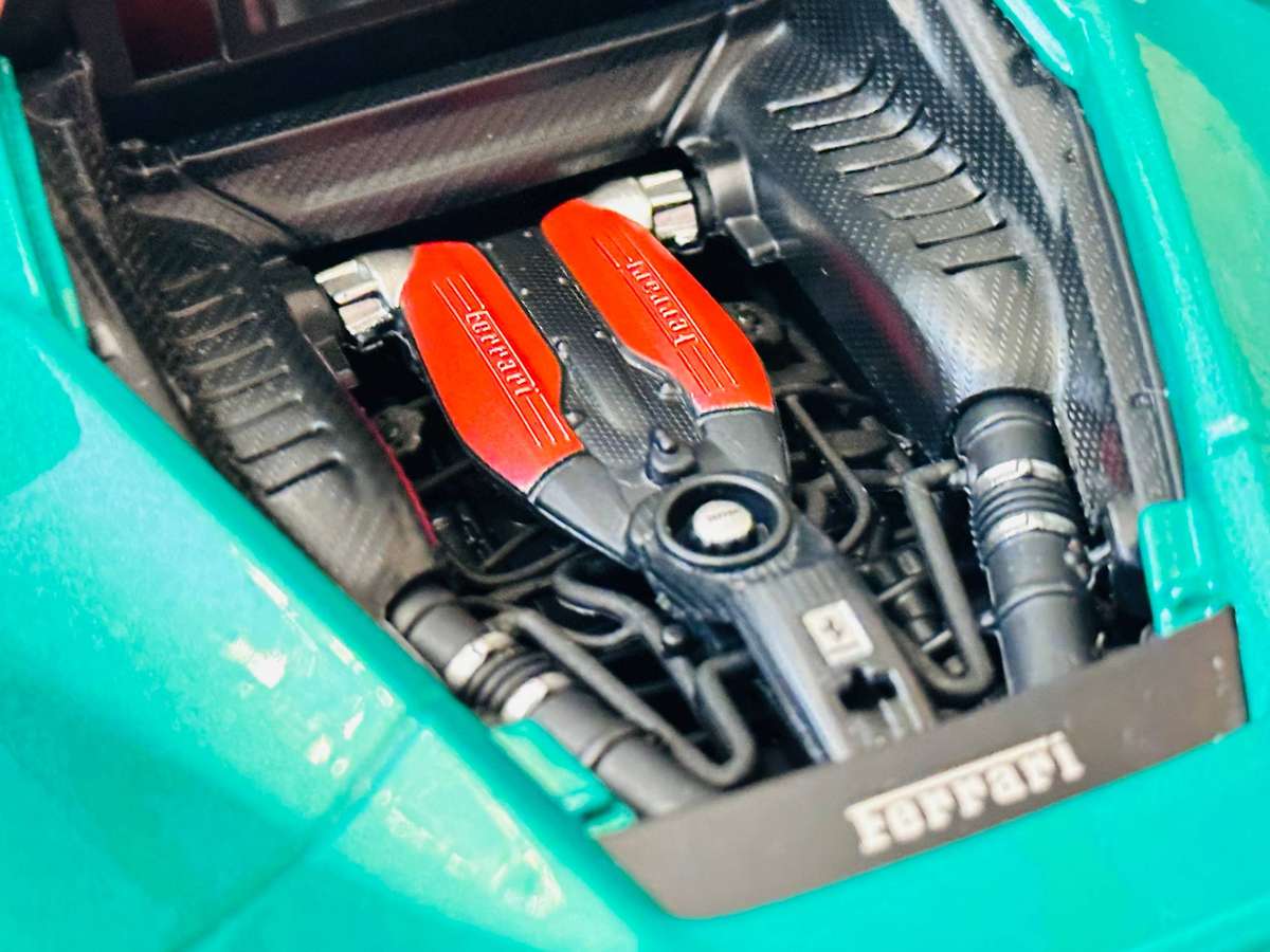 FERRARI Limited Edition 70th Anniversary 488 GTB 1:18 Model Collectable in Original Box