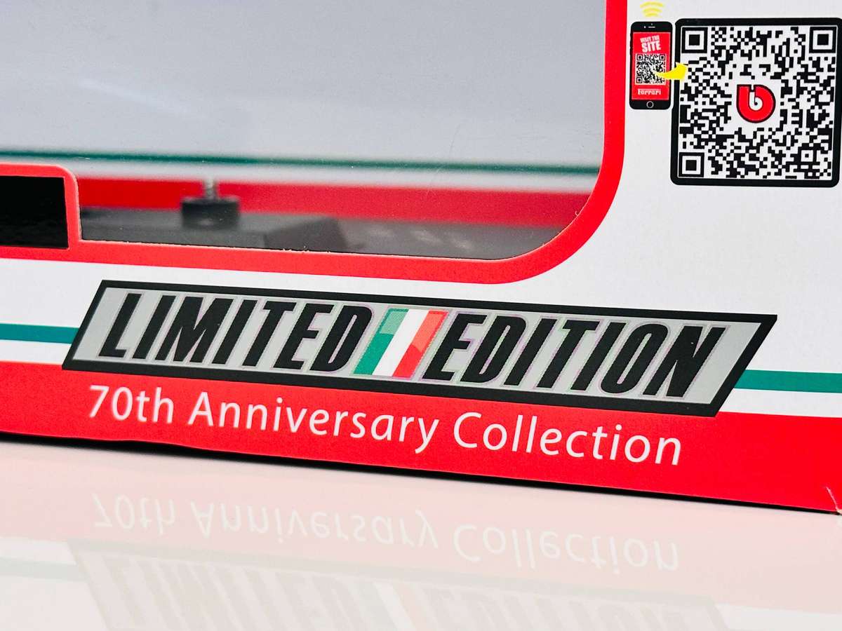FERRARI Limited Edition 70th Anniversary 488 GTB 1:18 Model Collectable in Original Box