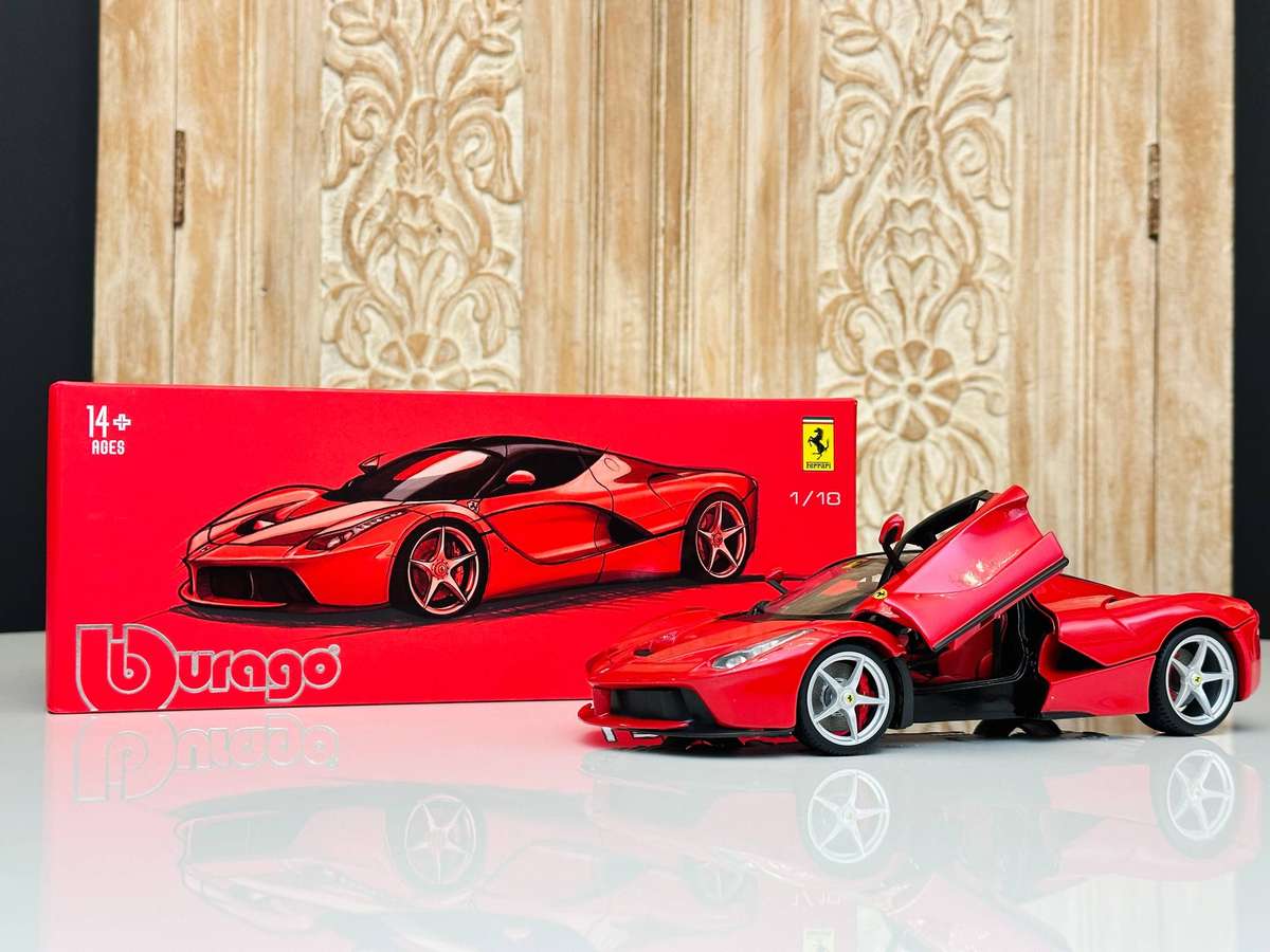 FERRARI Limited Signature Edition La Ferrari 1:18 Model Collectable in Original Box