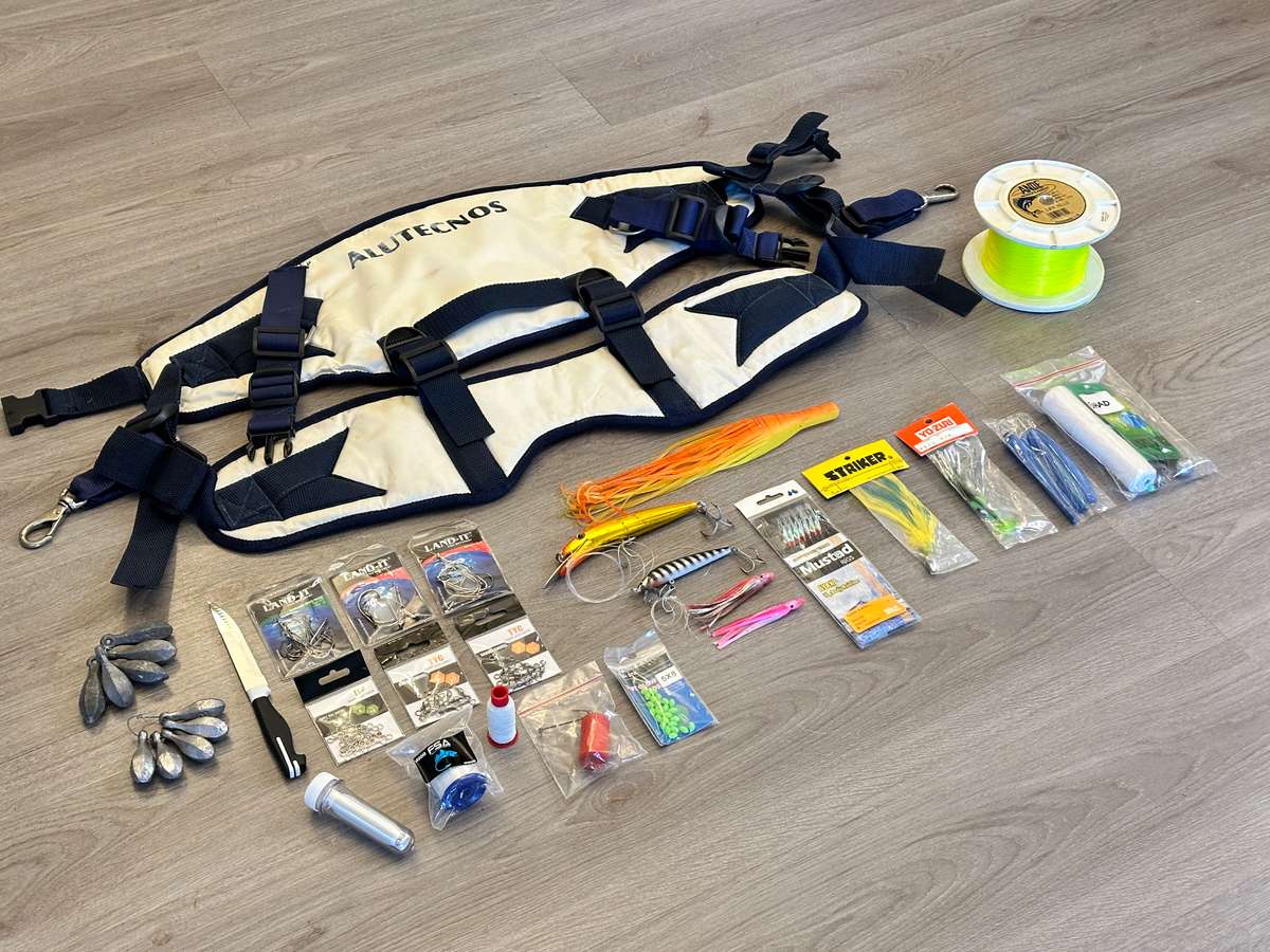 GREAT FISHING ALUTECNOS Harness & Tackle Combo