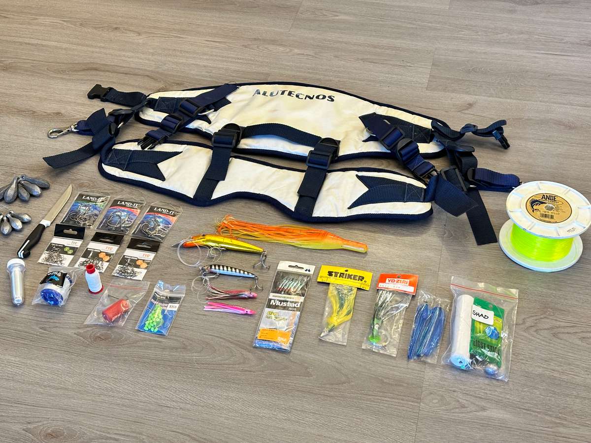 GREAT FISHING ALUTECNOS Harness & Tackle Combo