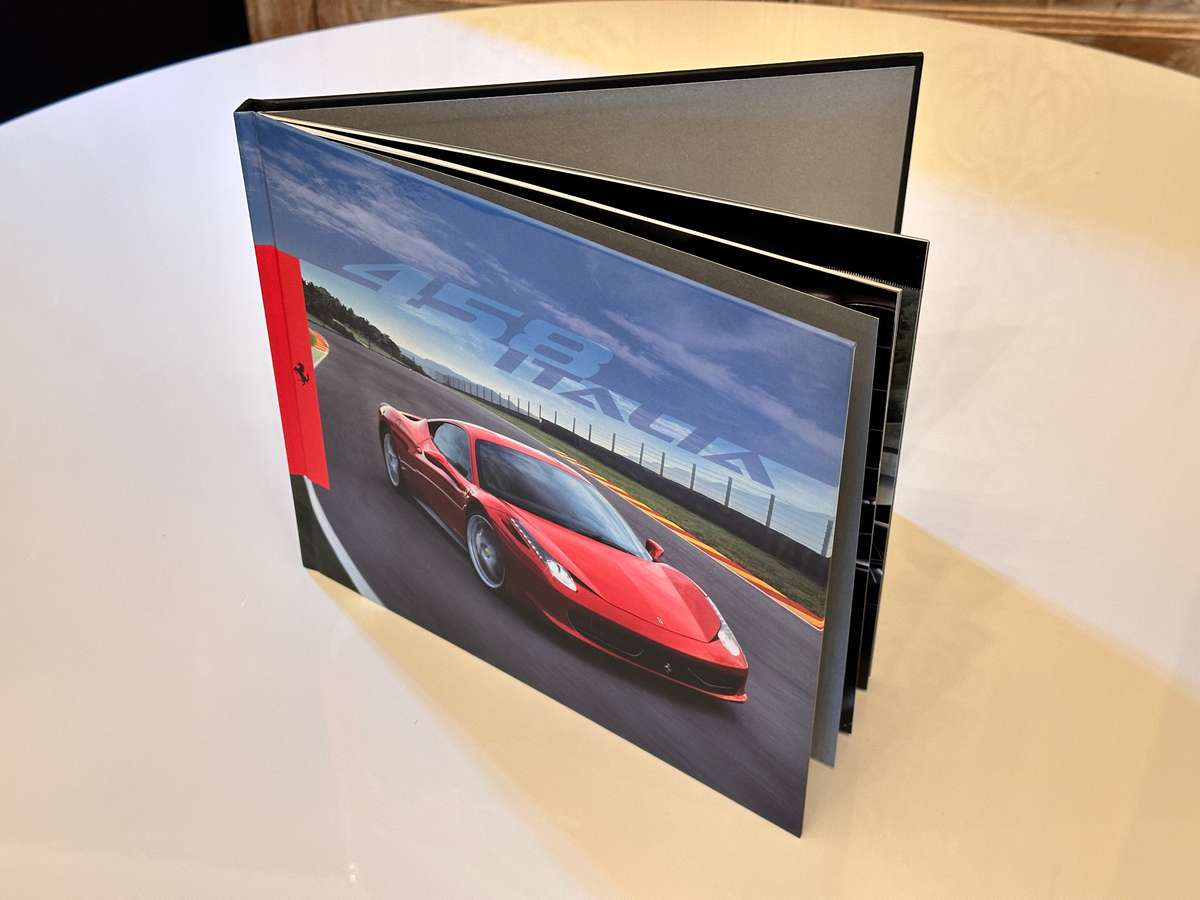Official FERRARI Collectable book
