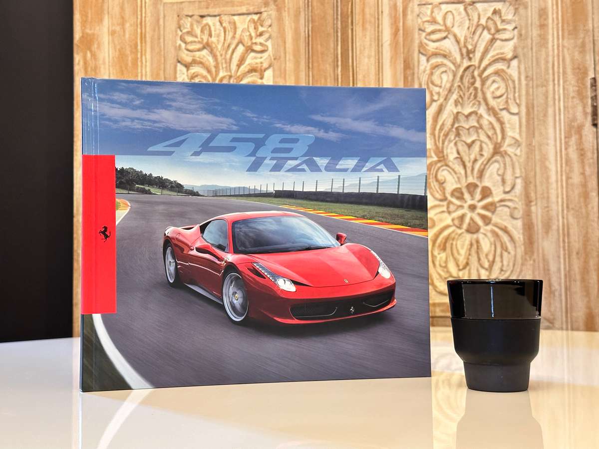 Official FERRARI Collectable book