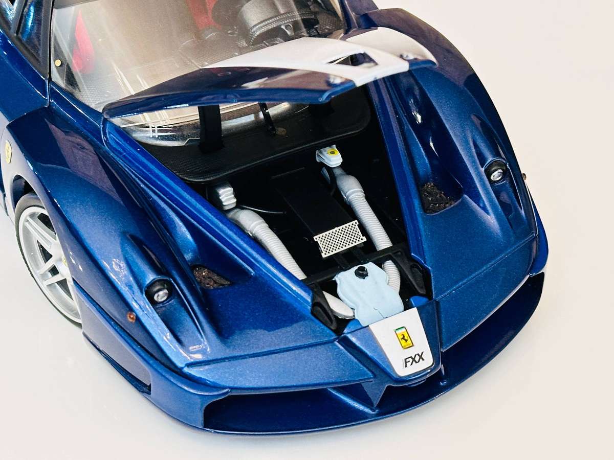 FERRARI Hot Wheels Elite Limited Edition Enzo FXX 1:18 Model Collectable