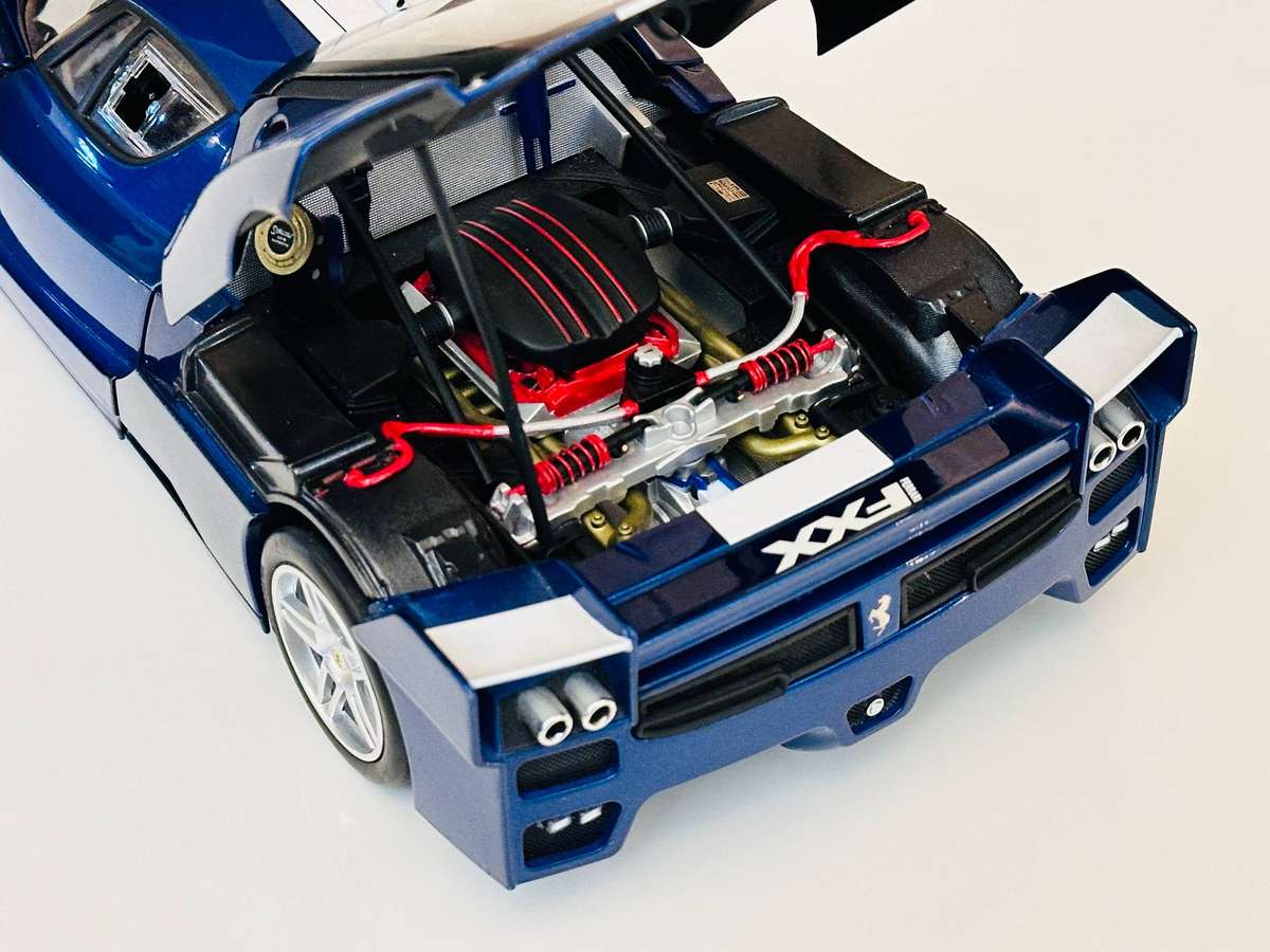 FERRARI Hot Wheels Elite Limited Edition Enzo FXX 1:18 Model Collectable