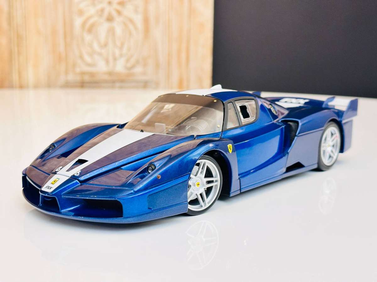 FERRARI Hot Wheels Elite Limited Edition Enzo FXX 1:18 Model Collectable