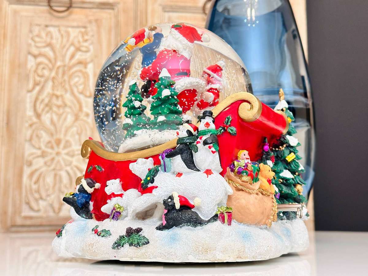 Showstopper Signature Edition Extra Large Musical Light up Self Snowing Snow Globe