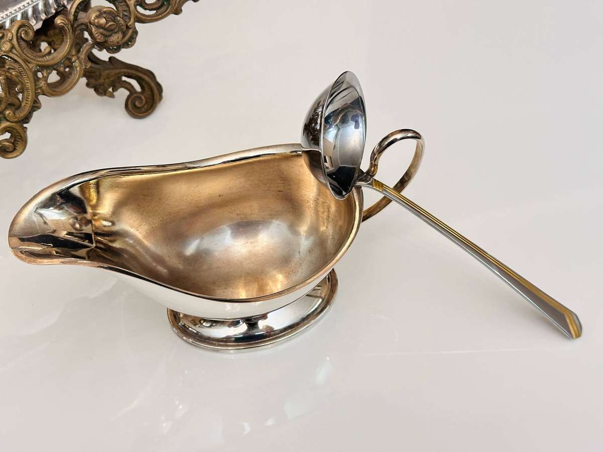 Elegant Vintage Server with Bestecke Exclusive 23/24 karat Gold plated Spoon
