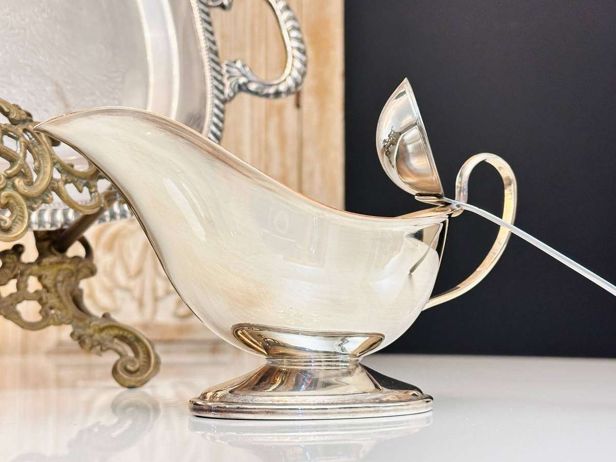 Elegant Vintage Server with Bestecke Exclusive 23/24 karat Gold plated Spoon