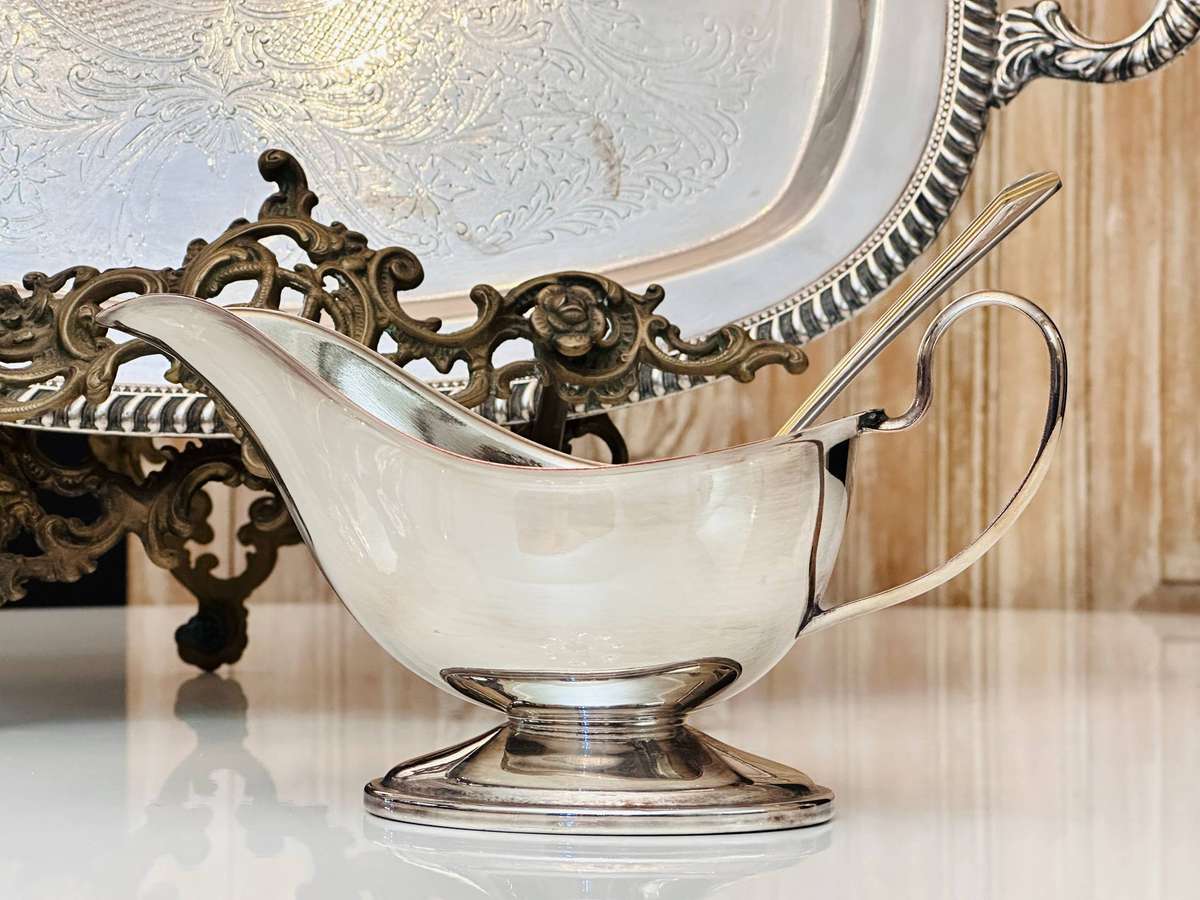 Elegant Vintage Server with Bestecke Exclusive 23/24 karat Gold plated Spoon