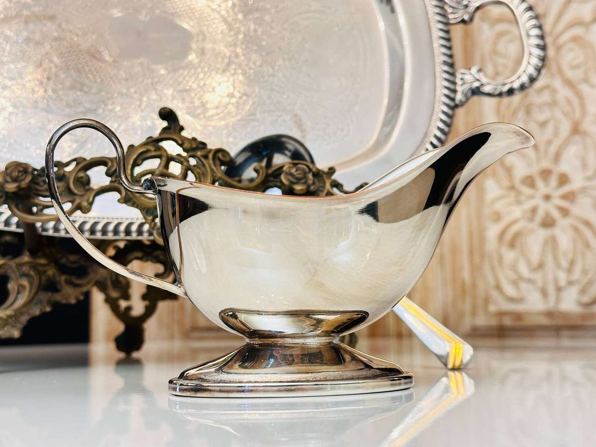 Elegant Vintage Server with Bestecke Exclusive 23/24 karat Gold plated Spoon