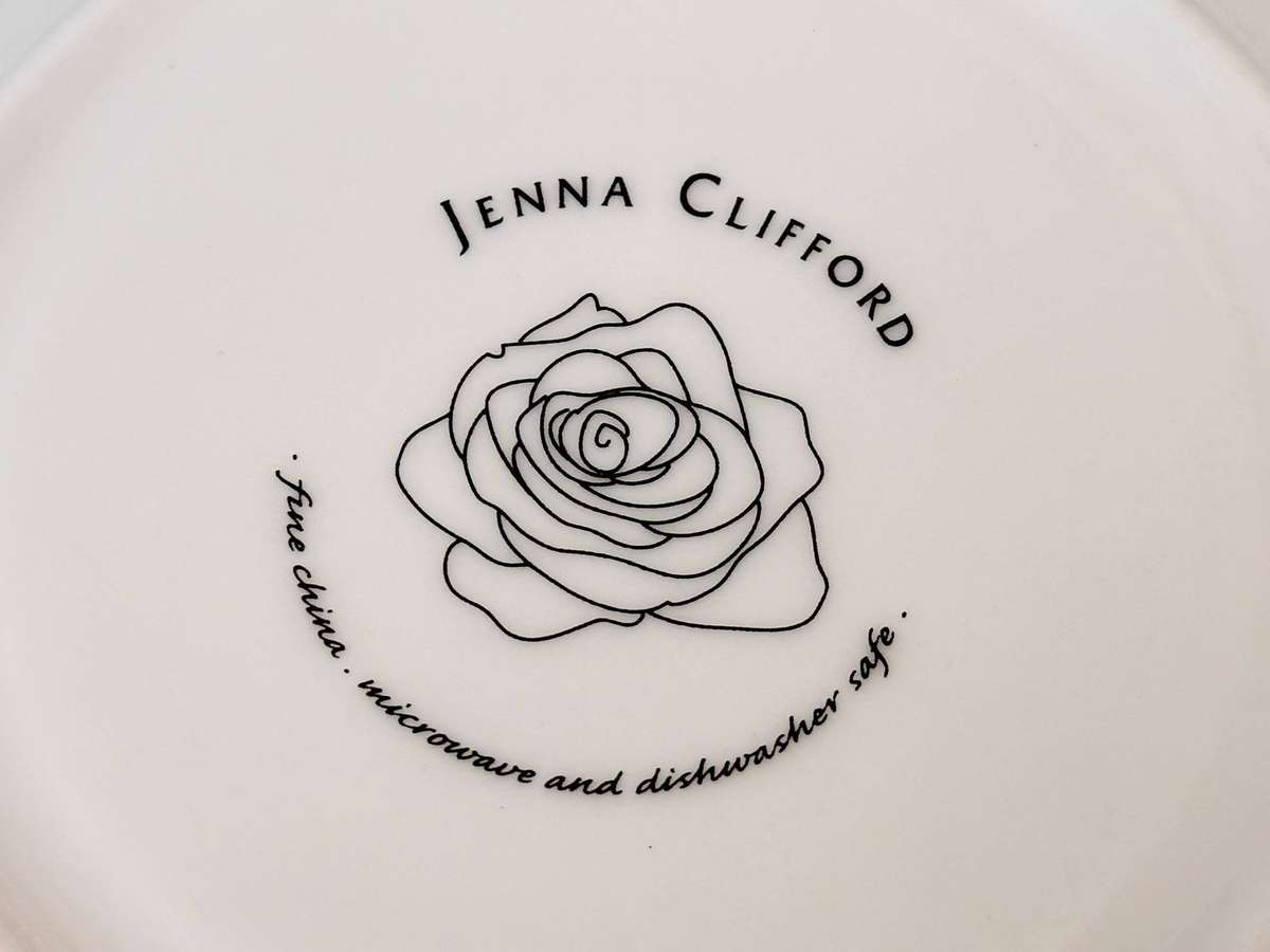 Jenna Clifford Exquisite Cup & Saucer Sets Boxed