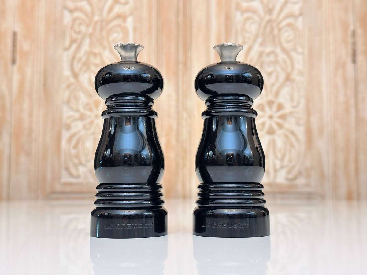 Le Creuset Salt and Pepper Mill Set
