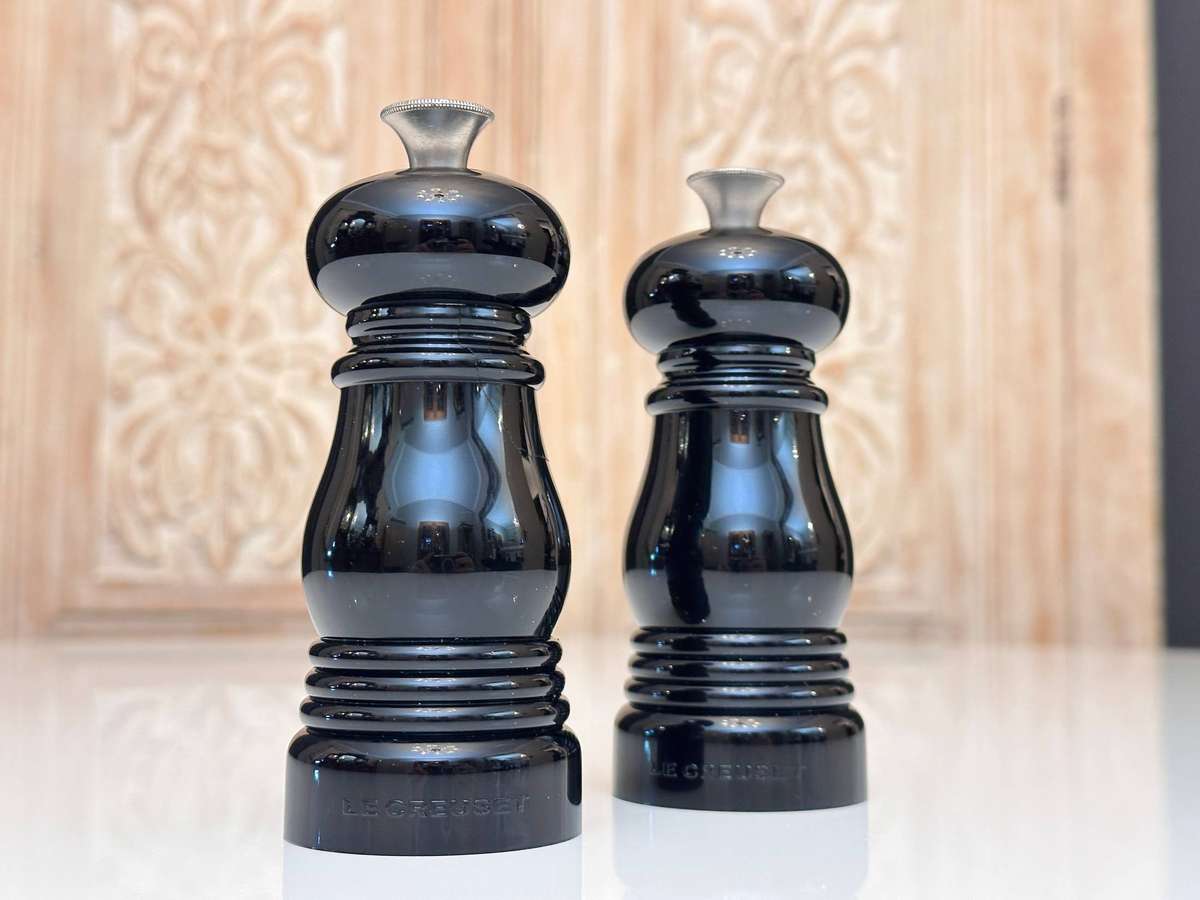 Le Creuset Salt and Pepper Mill Set