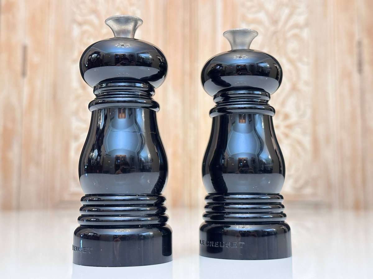 Le Creuset Salt and Pepper Mill Set