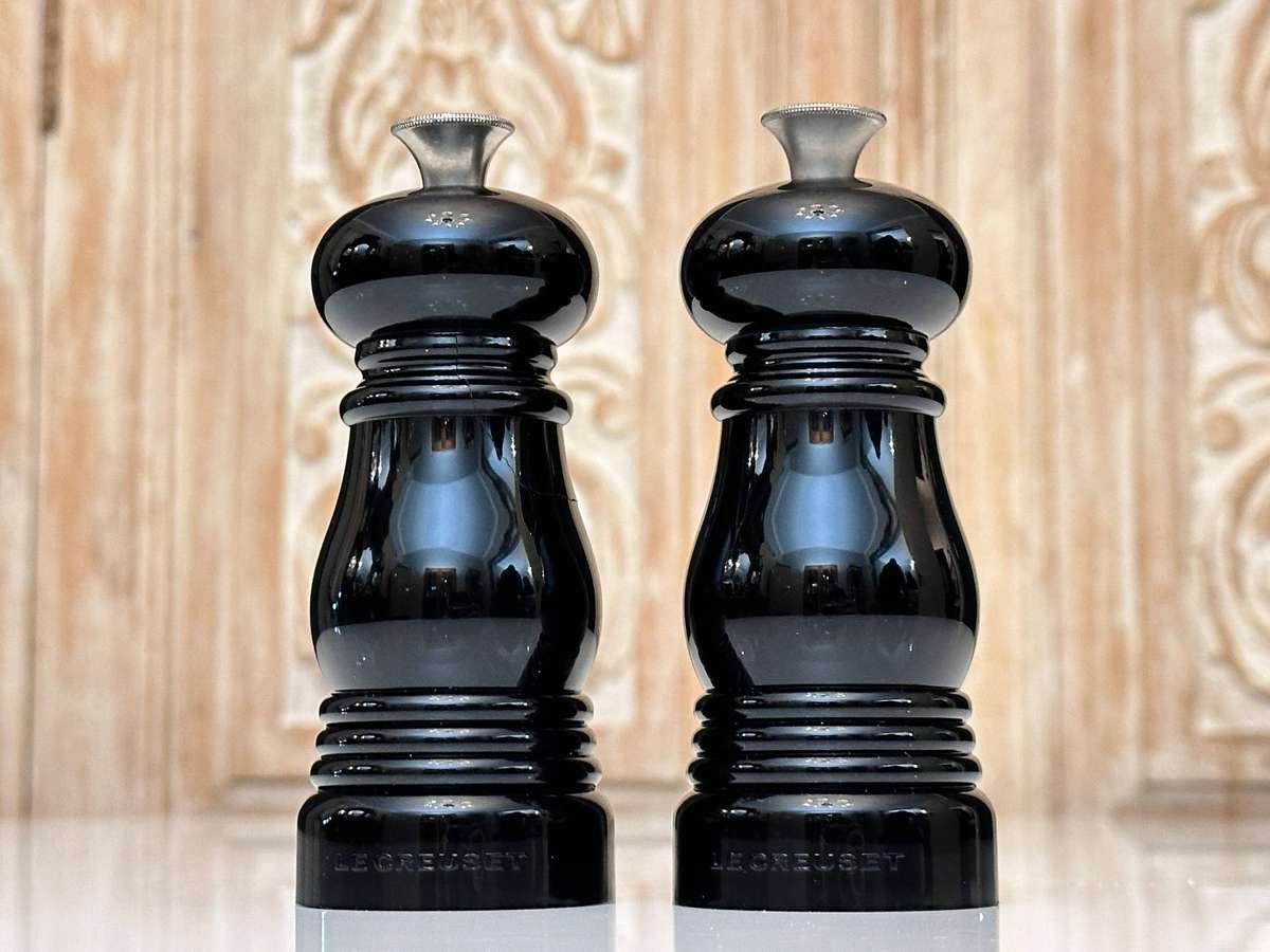 Le Creuset Salt and Pepper Mill Set