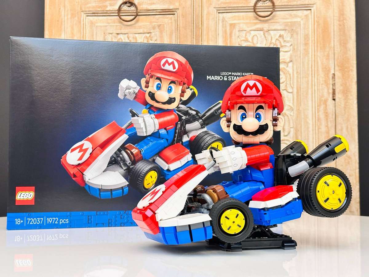 LEGO Iconic Super Mario Kart Nintendo Collectable with Original Box