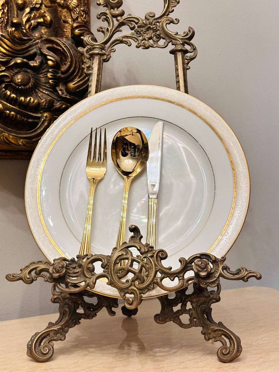 Eetrite 24 Carat Gold Plated Vintage Cutlery Set in Original Wooden Case