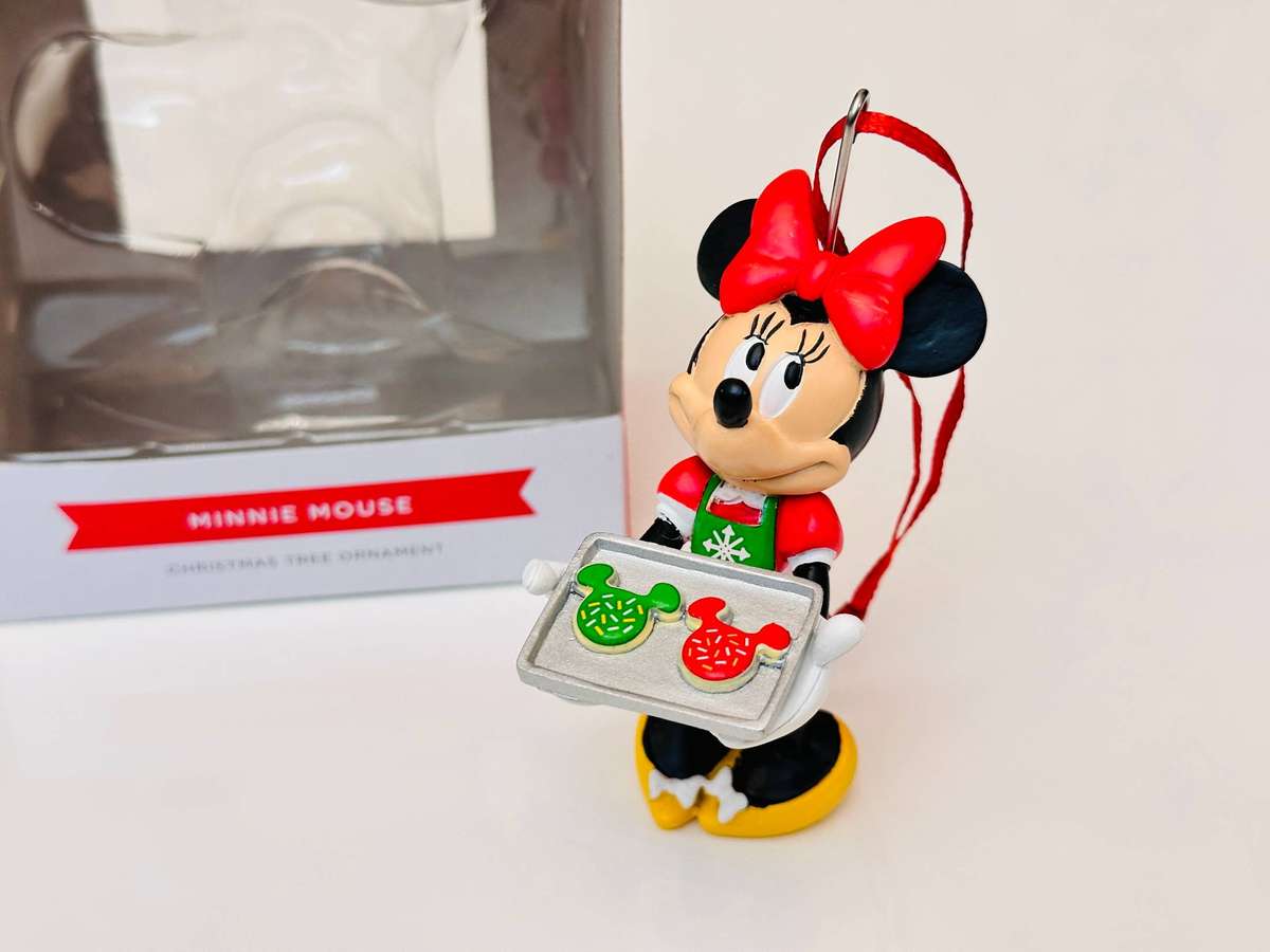 Disney Exclusive Collectable Minnie Mouse Ornament in Original Box