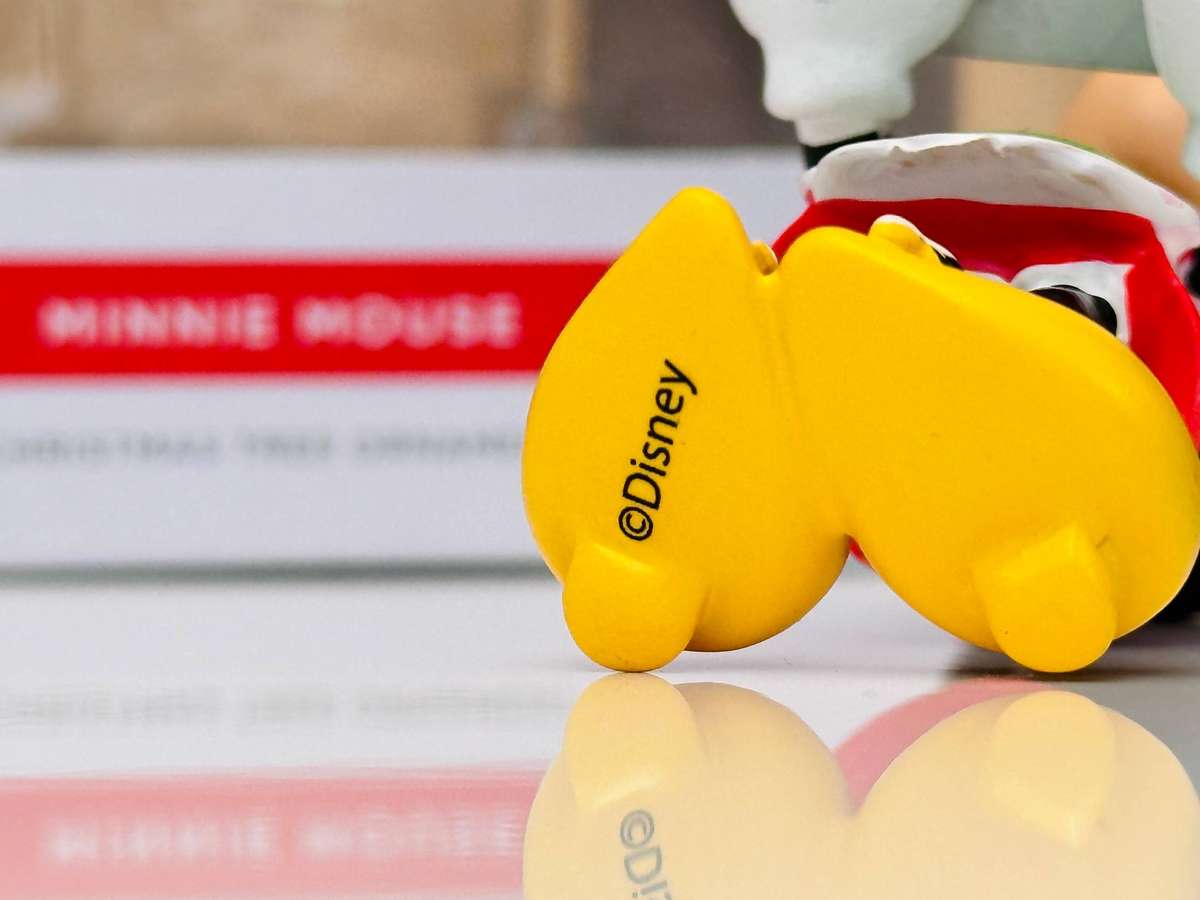 Disney Exclusive Collectable Minnie Mouse Ornament in Original Box