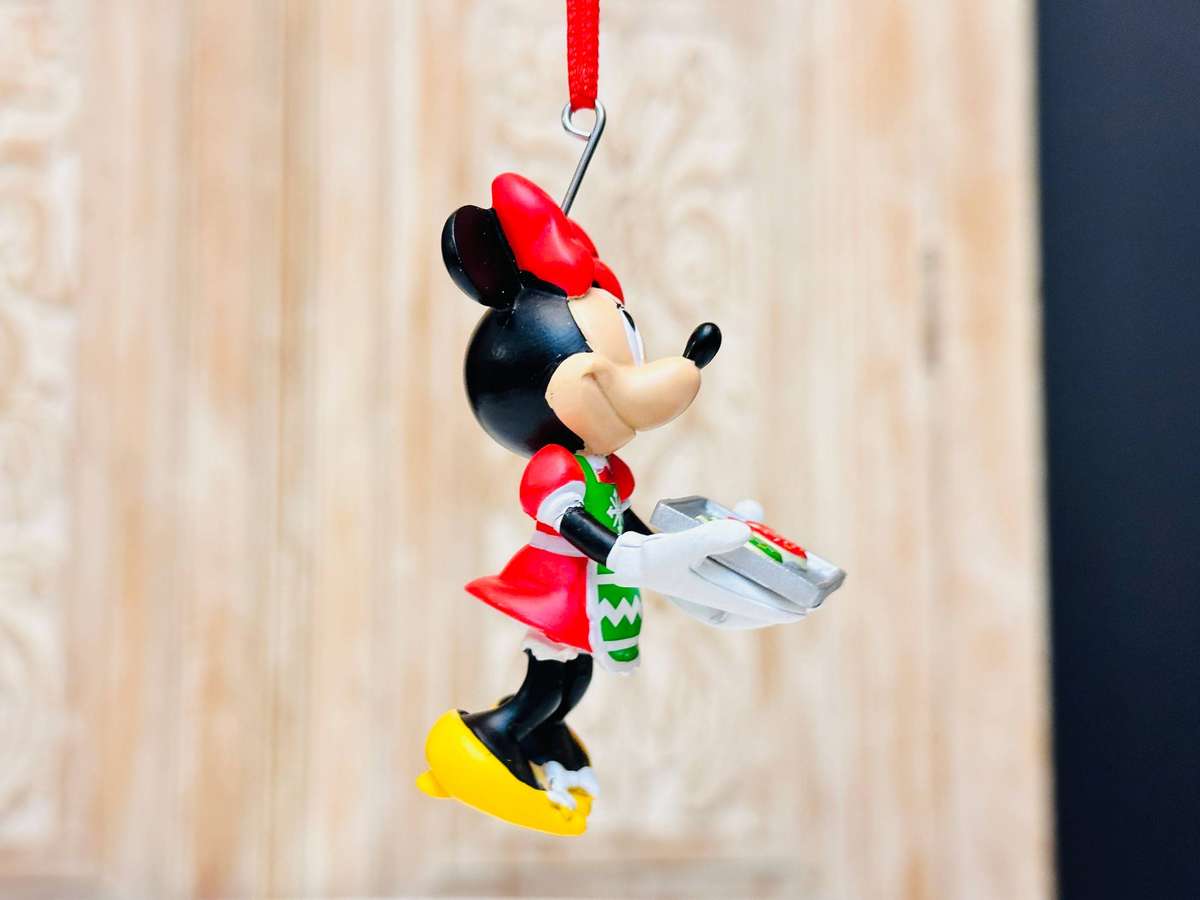 Disney Exclusive Collectable Minnie Mouse Ornament in Original Box