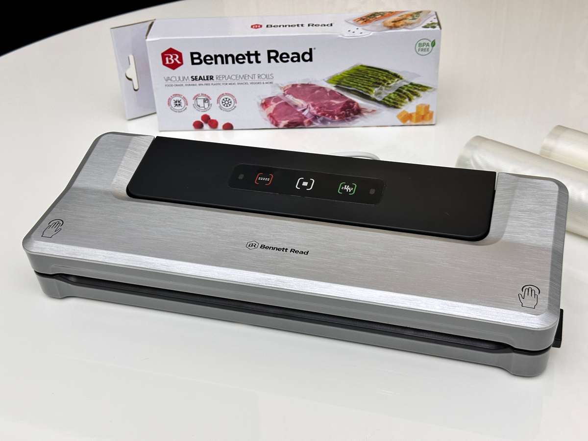 Bennett Read Vacuum Sealer with Vacuum Sealer Rolls