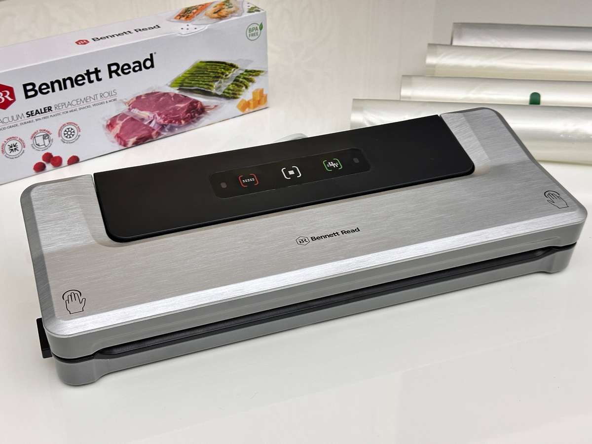 Bennett Read Vacuum Sealer with Vacuum Sealer Rolls