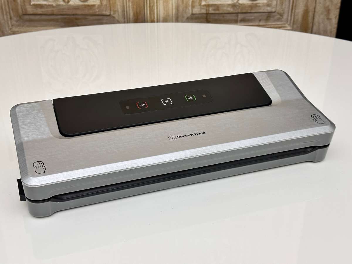 Bennett Read Vacuum Sealer with Vacuum Sealer Rolls