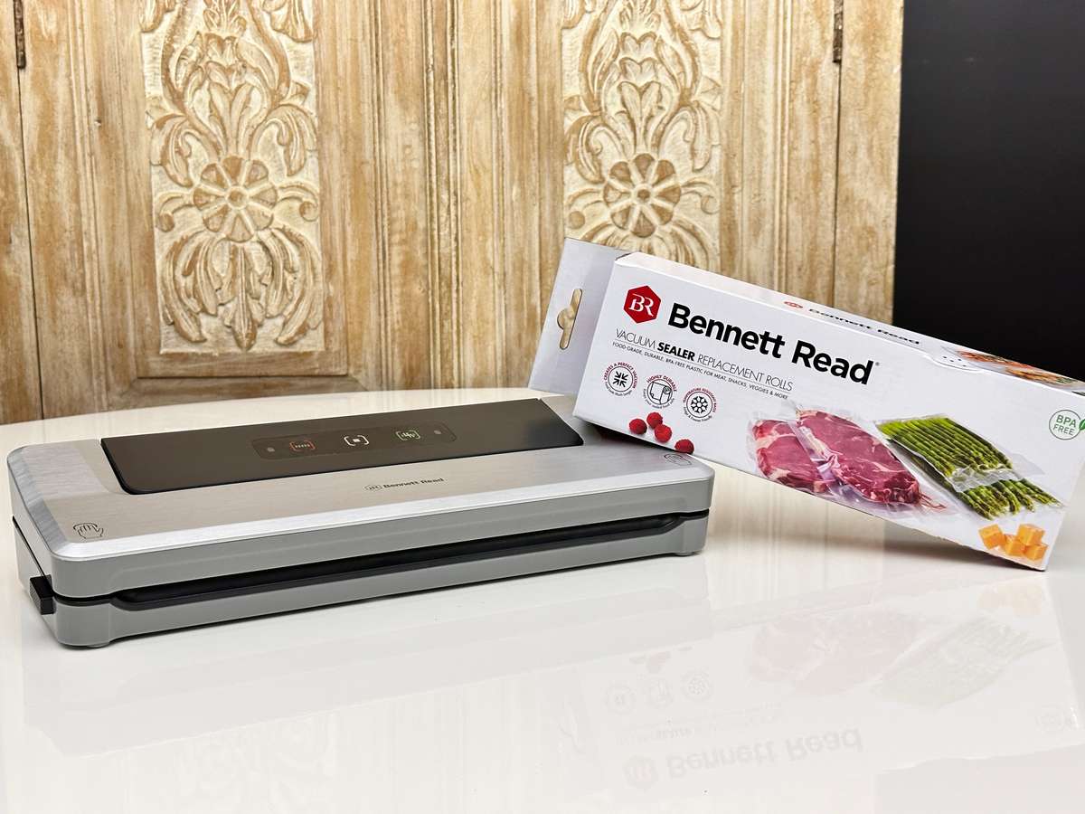 Bennett Read Vacuum Sealer with Vacuum Sealer Rolls